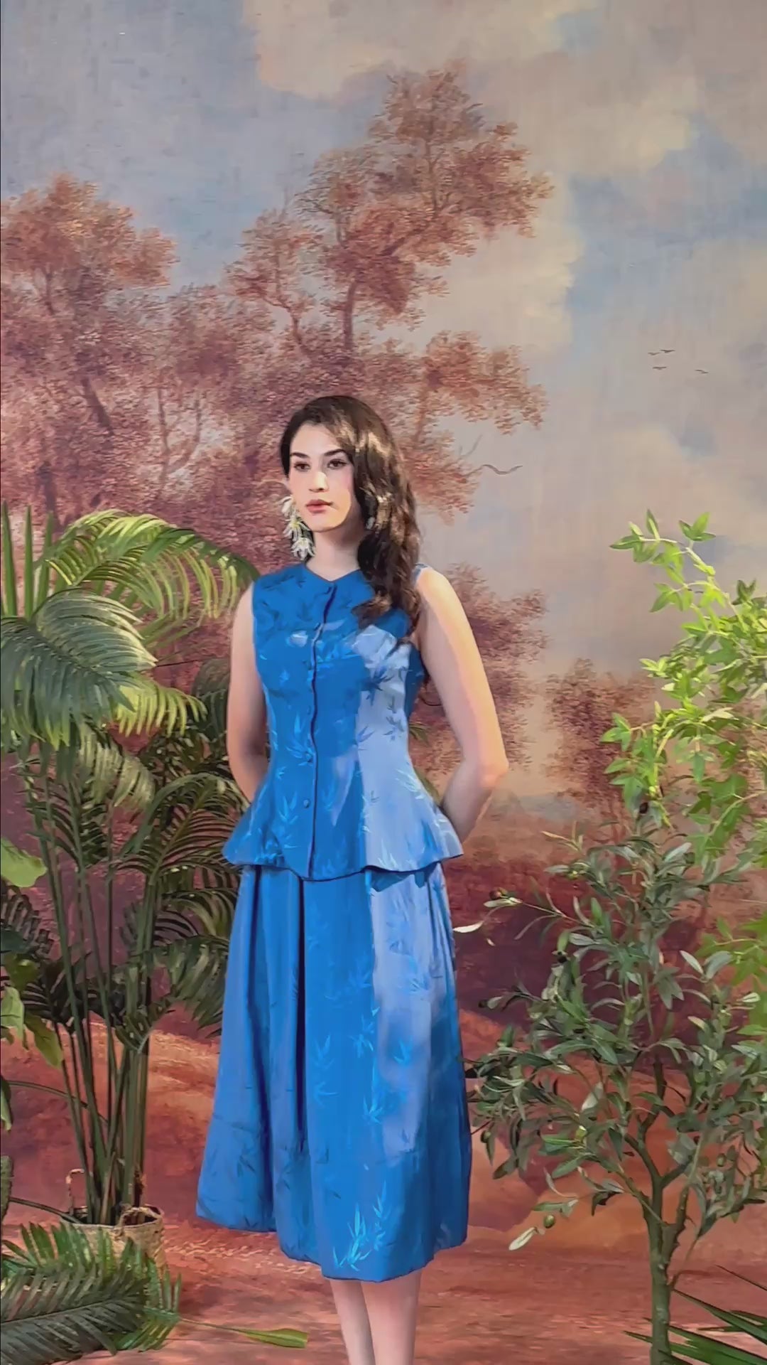 INARA VEST IN KINGFISHER BLUE
